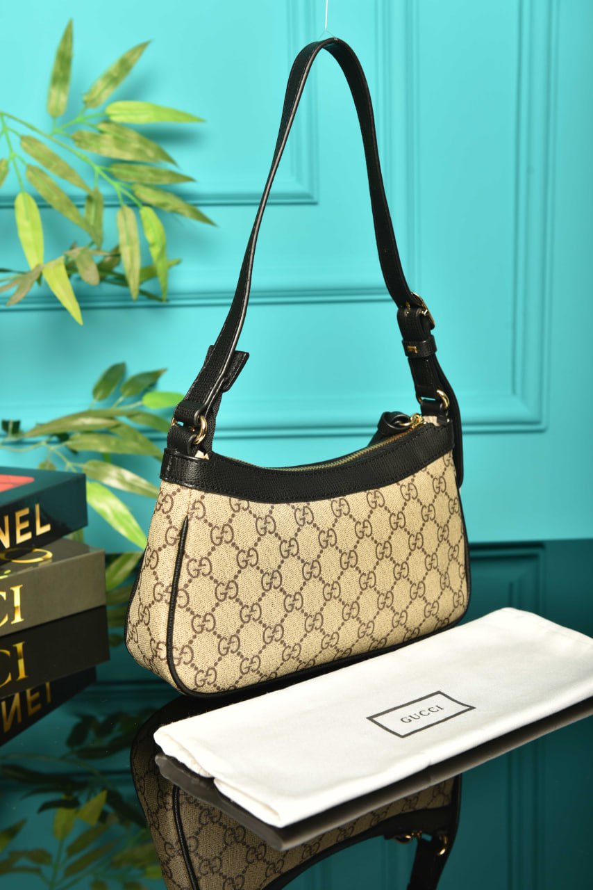 Gucci black