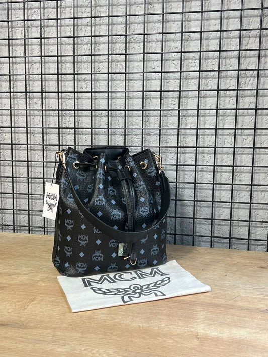 Mcm neo neo black size 28x25
