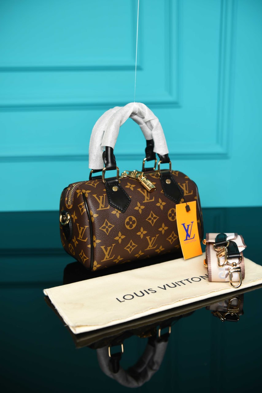LOUIS VUITTON - Speedy Bandoliers 20 ❤️20 × 13.5 × 12 cm