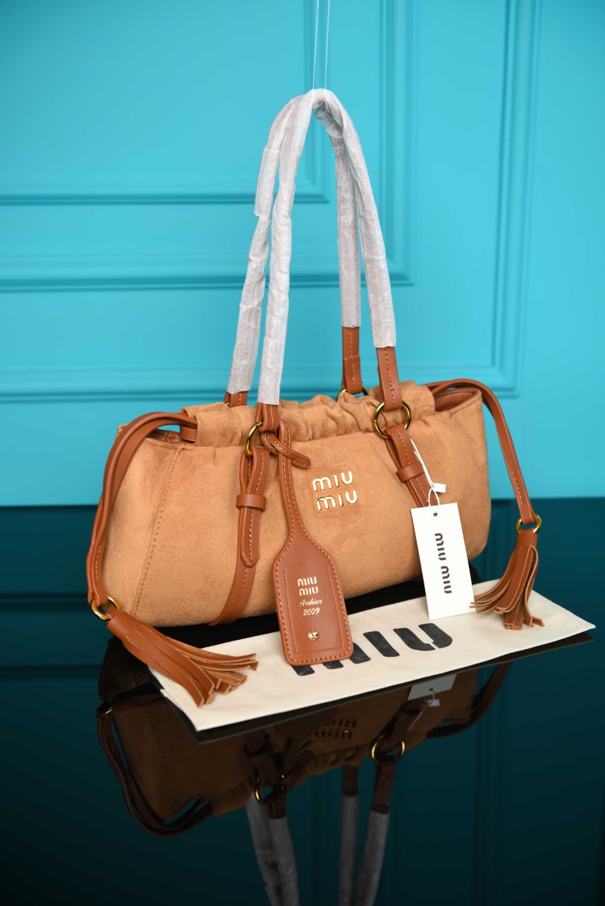 MIUMIU - Joie Nappa Leather Shoulder Bag in Suede: 35 × 16 × 10.5 cm