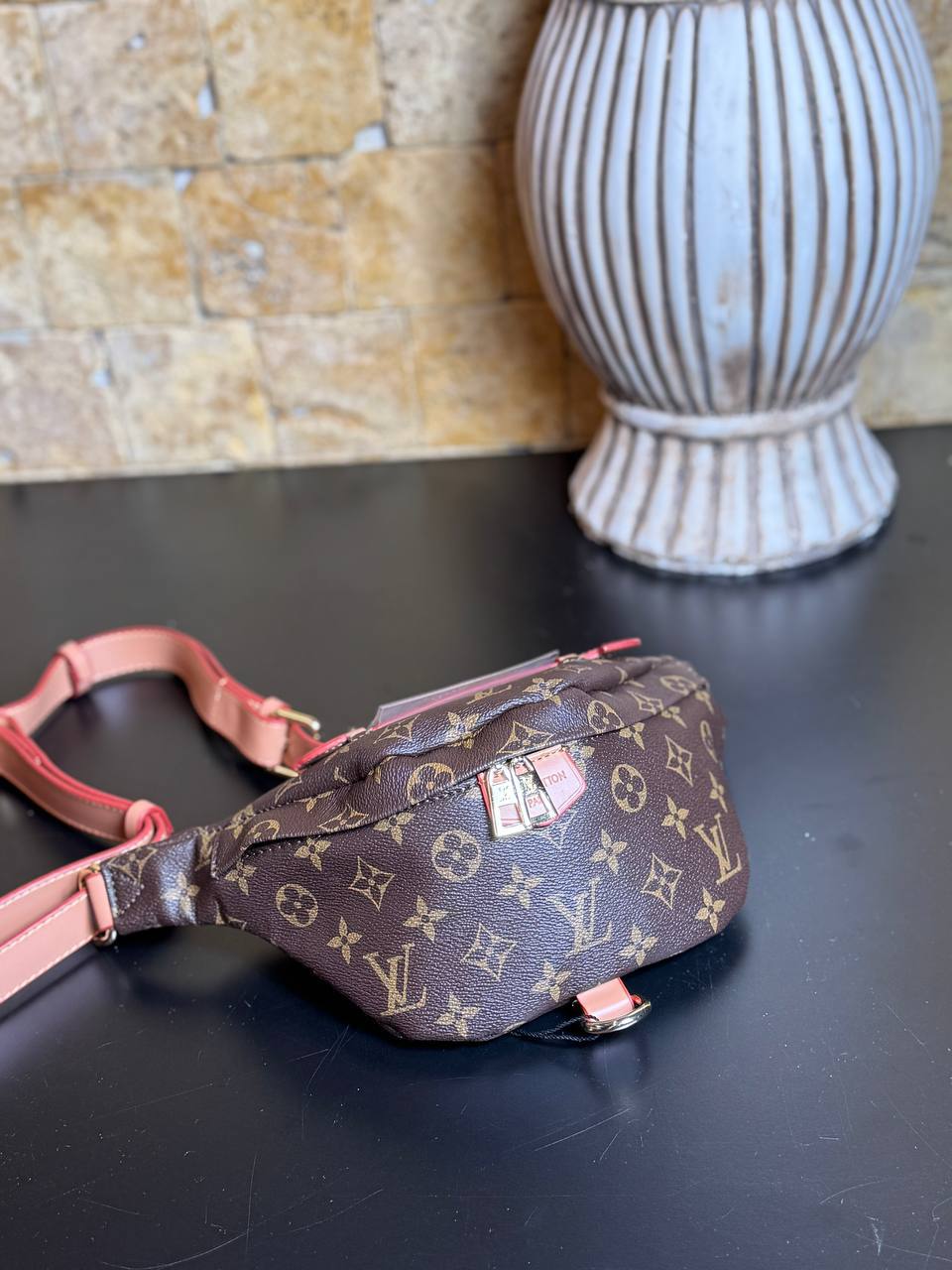 Louis Vuitton Bumbag size:33x14