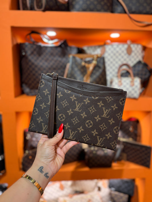 Louis Vuitton φάκελος καφέ σκούρο