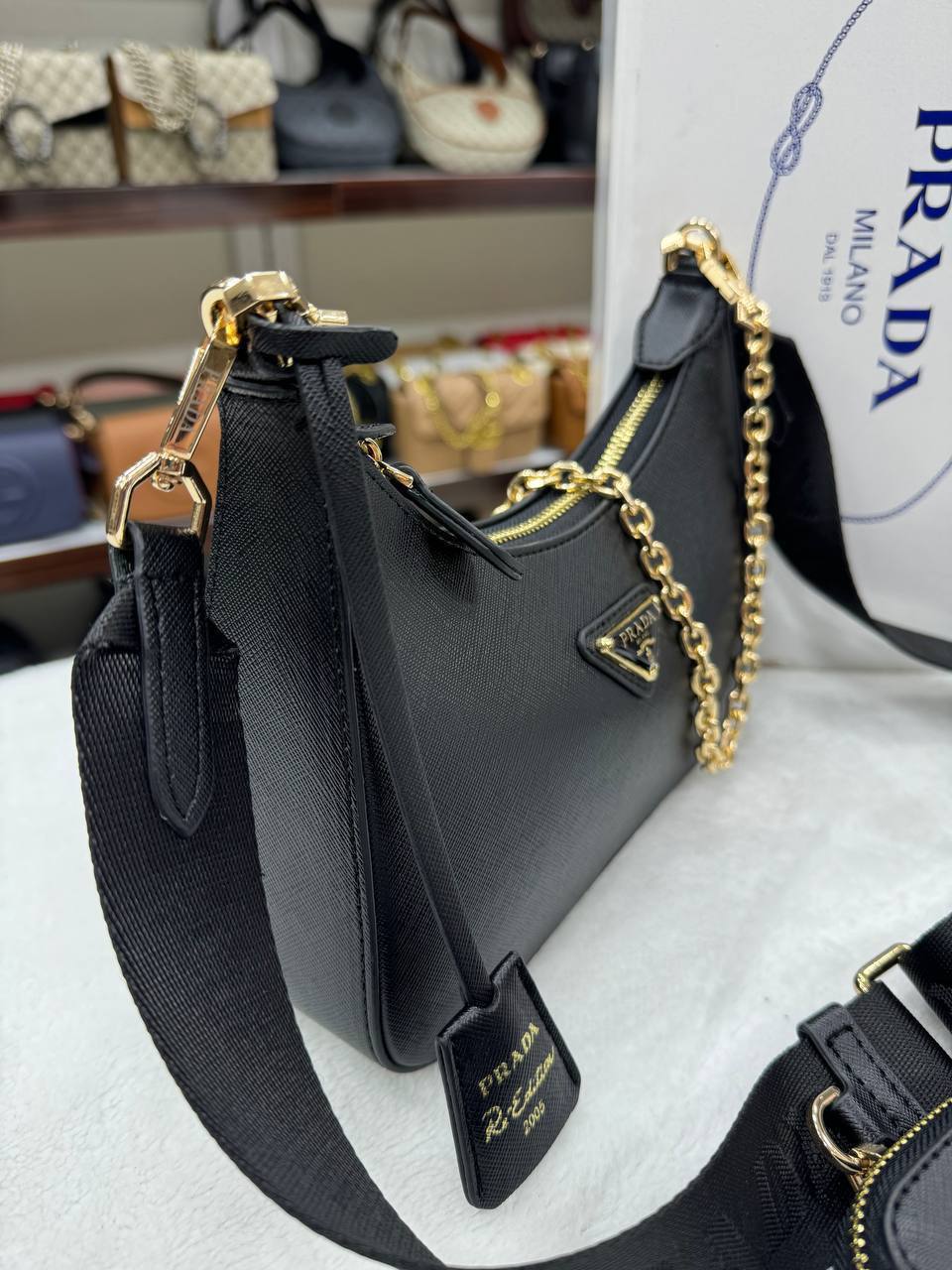 Prada Saffiano μαύρο  size :12x23