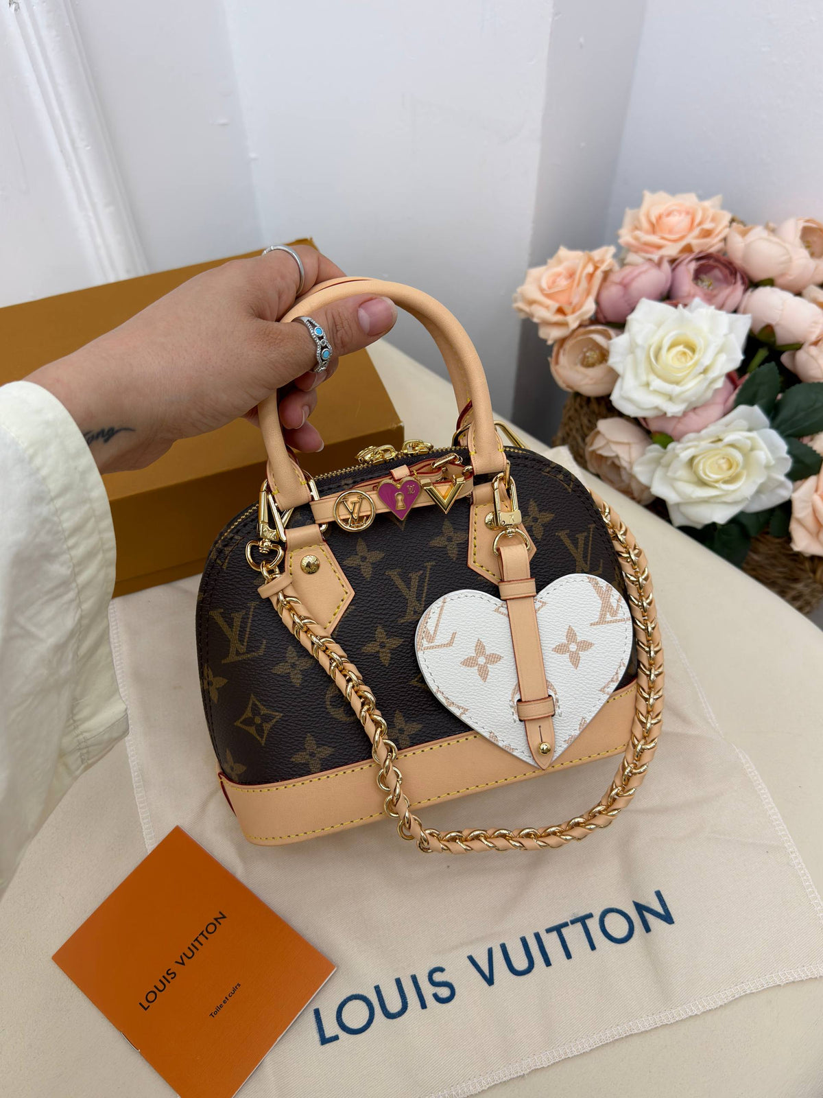 Louis Vuitton Alma BB  Size: 20 x 15 cm
