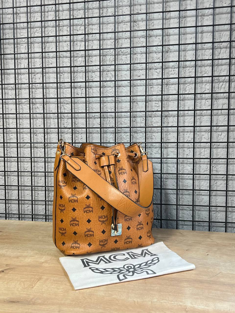 Mcm neo neo brown size 28x25
