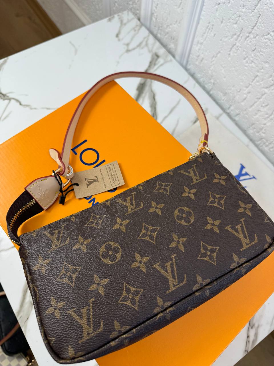 Louis vuitton - pochette Acsore monogram