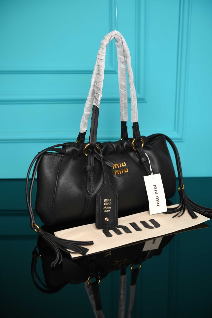 2249 - MIUMIU - Joie Nappa Leather Shoulder Bag: 35 × 16 × 10.5 cm