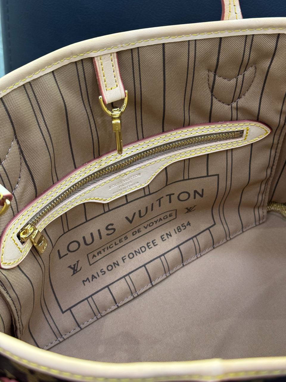 Louis Vuitton Neverfull leader